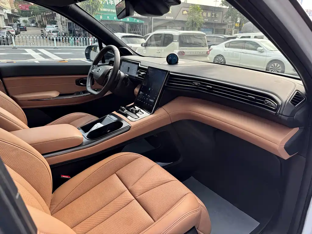 NIO ES8 — миниатюра 19