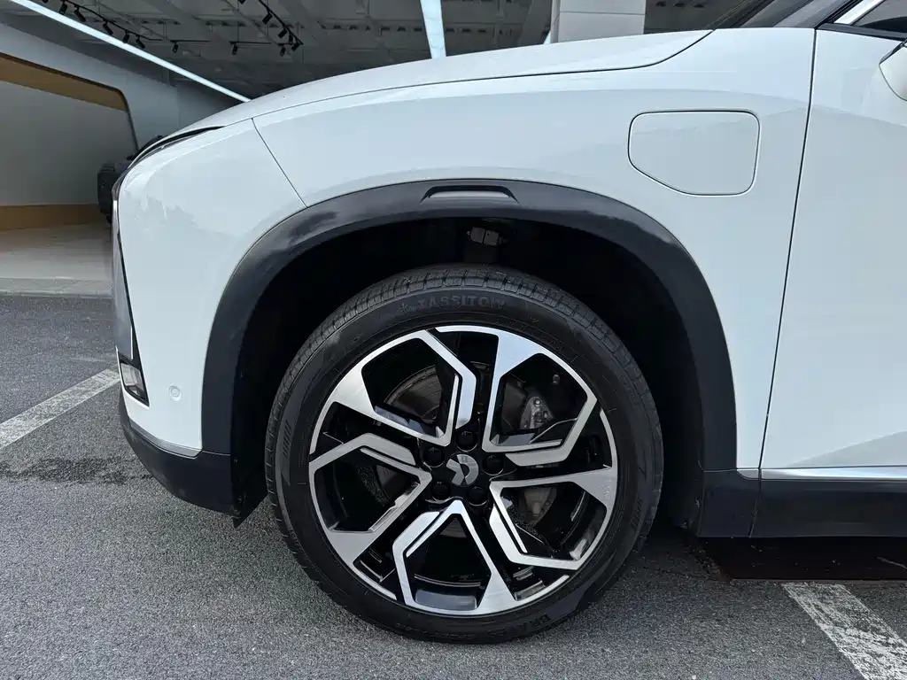NIO ES8 — миниатюра 10