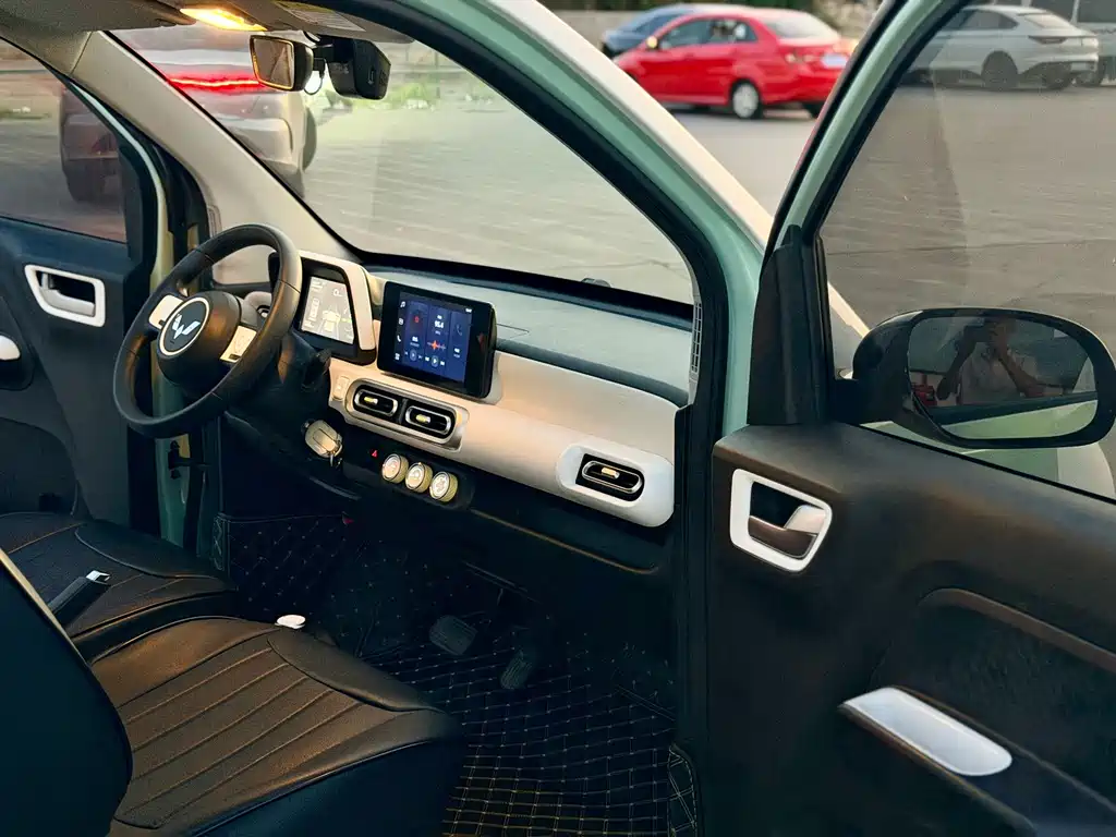 Wuling MINIEV — миниатюра 10