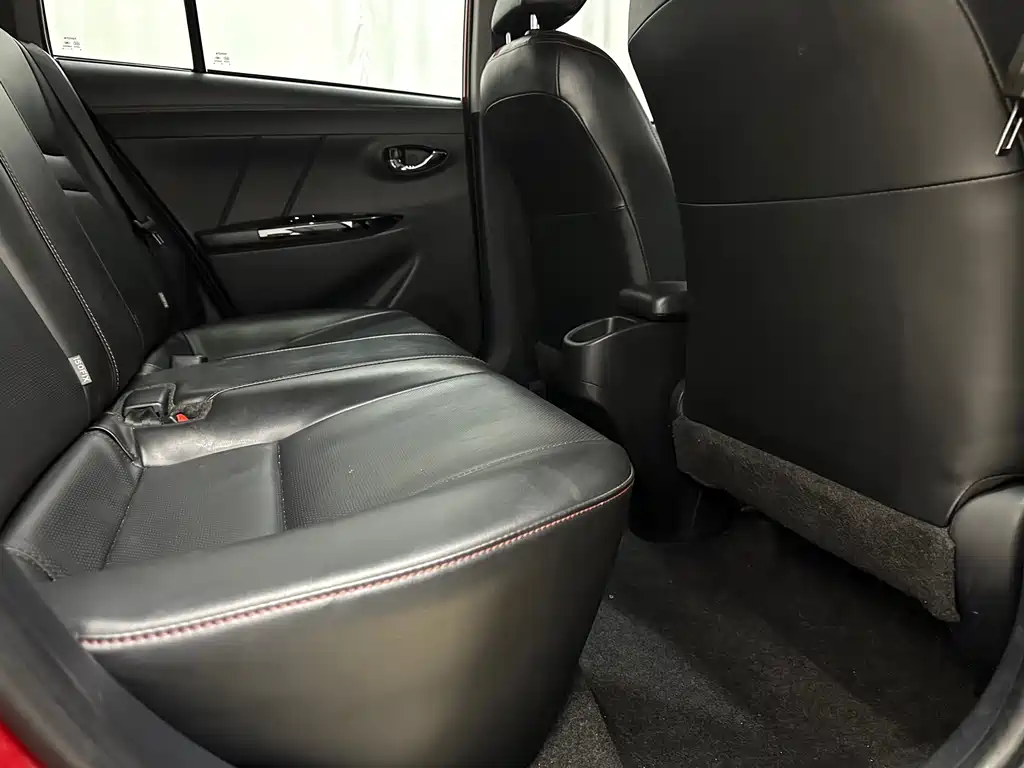 Toyota Yaris L — миниатюра 11