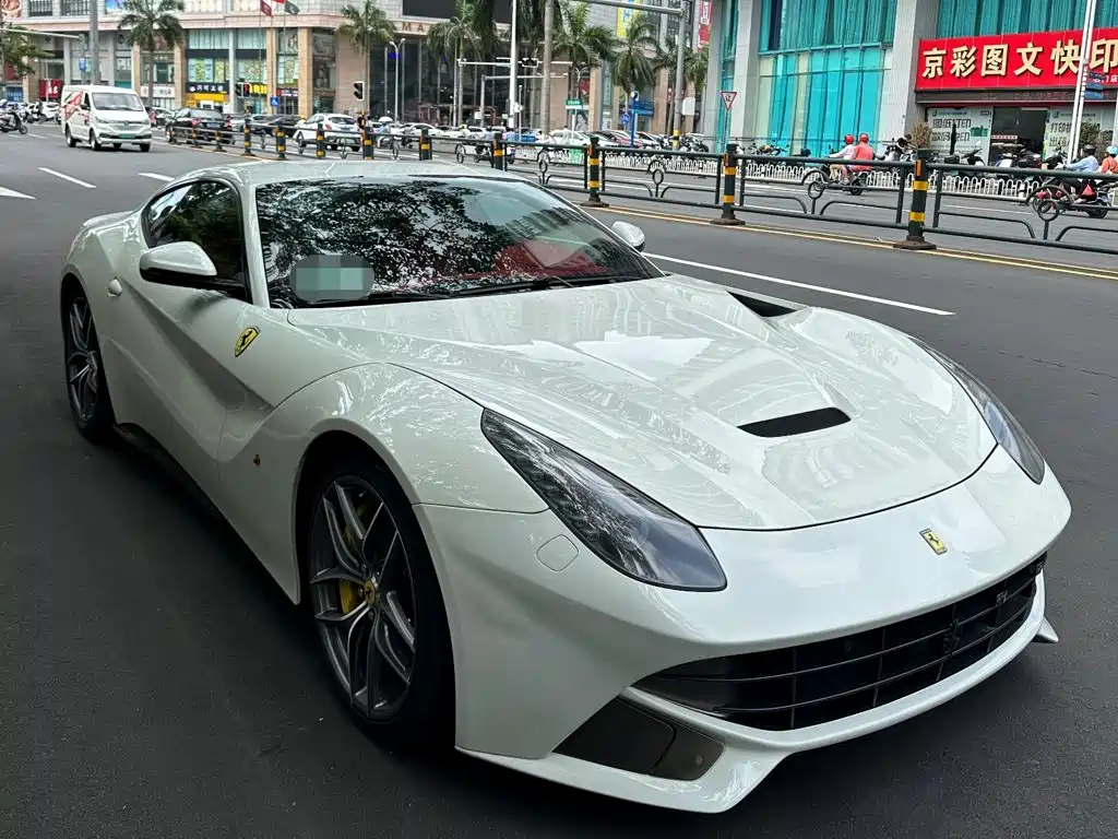 Ferrari F12berlinetta — миниатюра 2