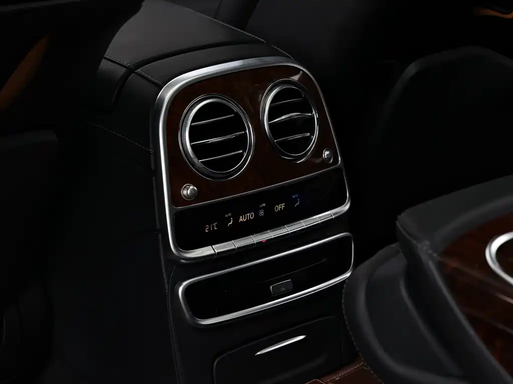 Mercedes-Benz S-Class — миниатюра 11