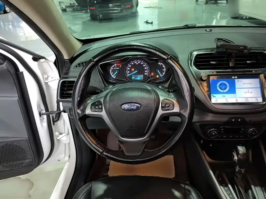 Ford Escort — миниатюра 11