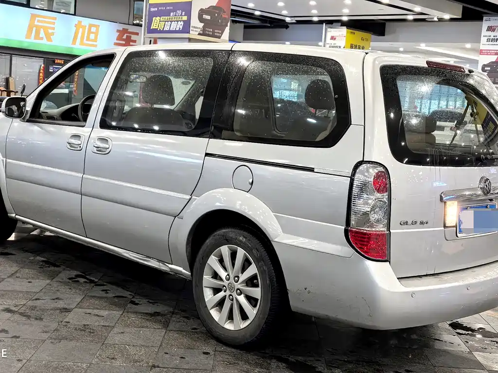Buick GL8 — миниатюра 2