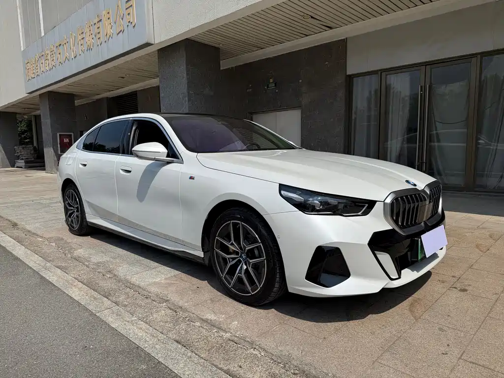 BMW i5 — миниатюра 3