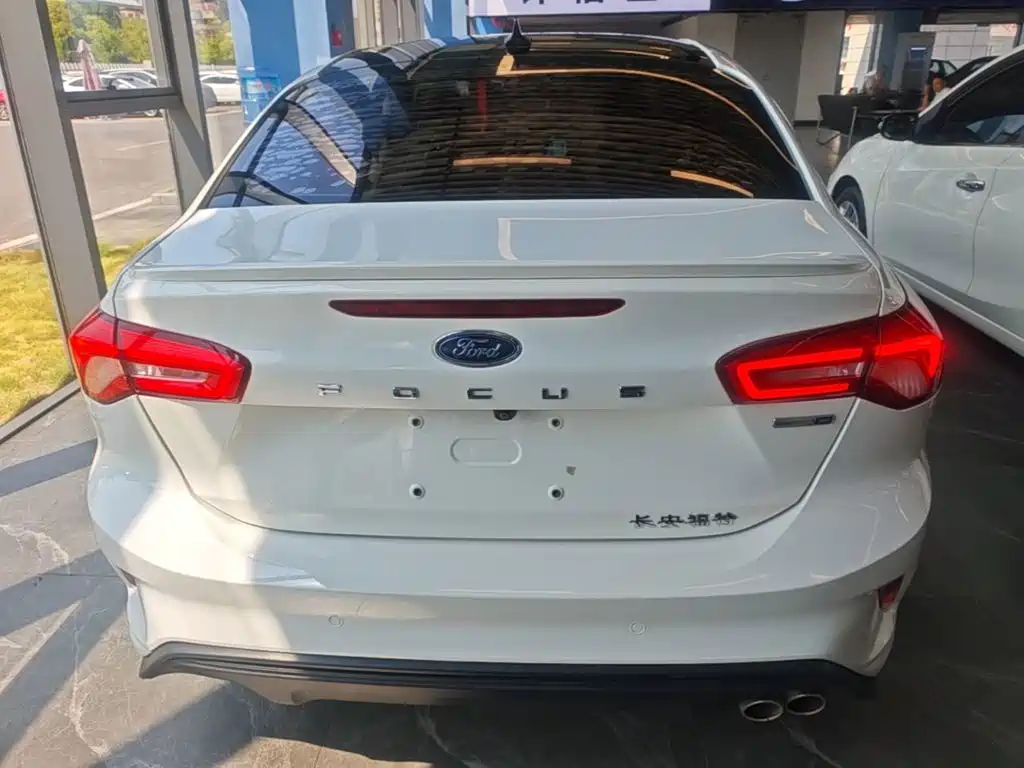 Ford Focus — миниатюра 6