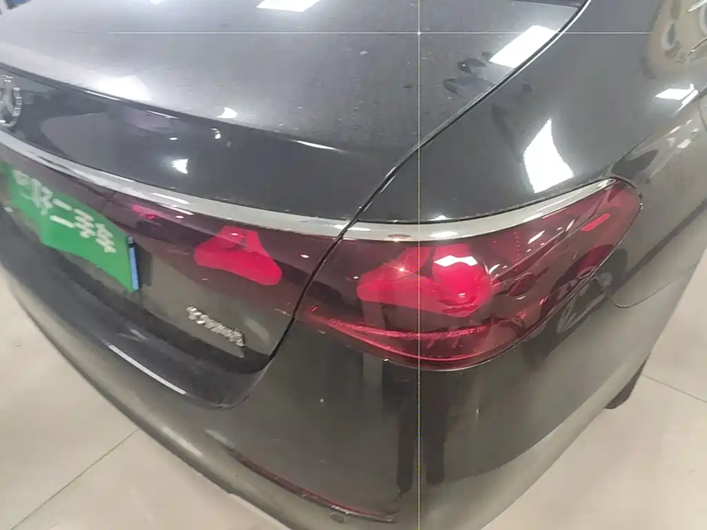 Mercedes-Benz E-Class — миниатюра 8