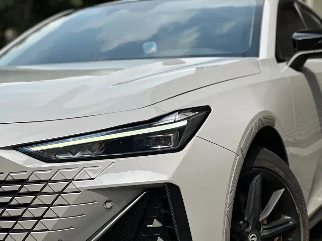 Changan UNI-V iDD — миниатюра 4