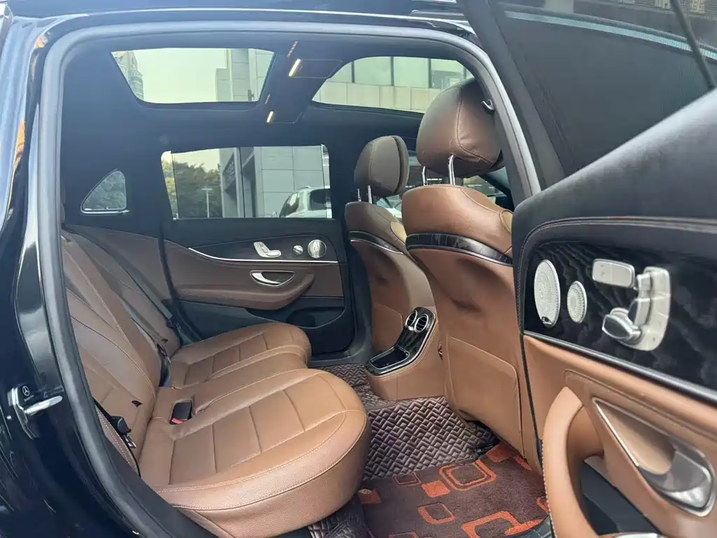 MERCEDES-BENZ E CLASS