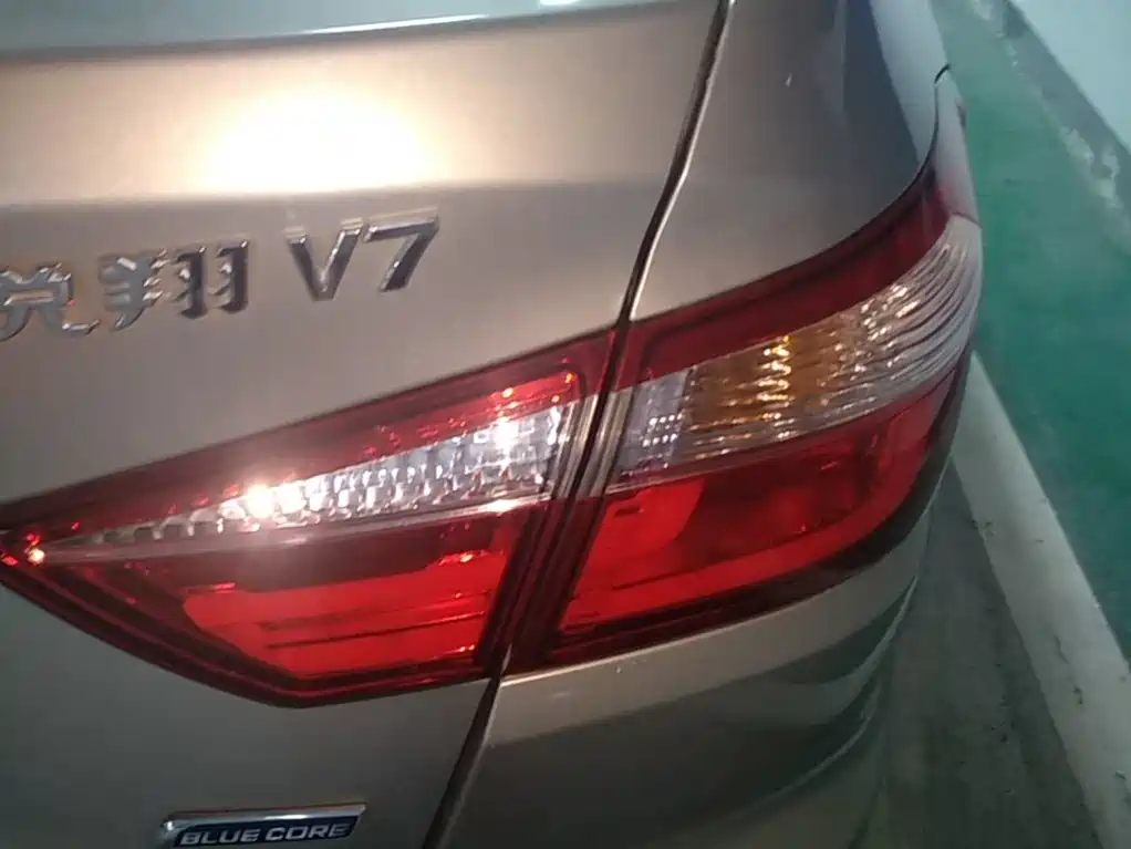 Changan V7 — миниатюра 8