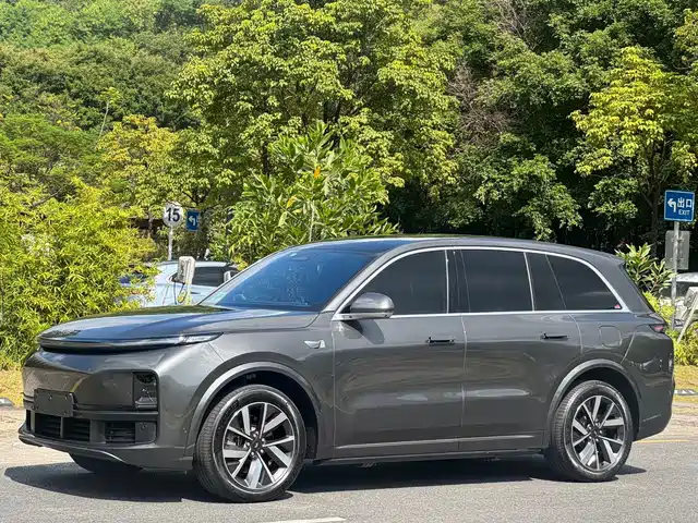 Li Auto L8
