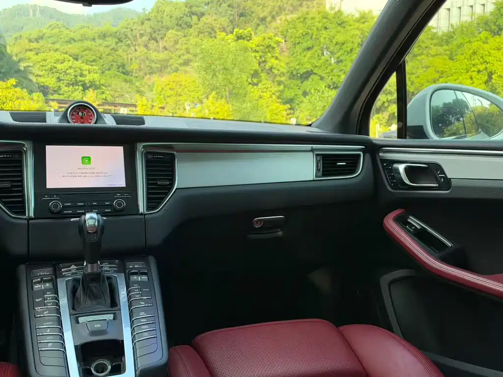 Porsche Macan — миниатюра 14