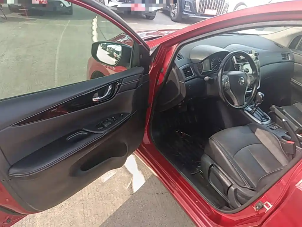 Nissan Tiida — миниатюра 16
