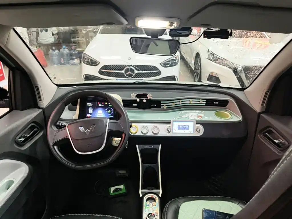 Wuling MINIEV — миниатюра 10