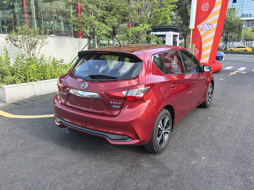 Nissan Tiida — миниатюра 6