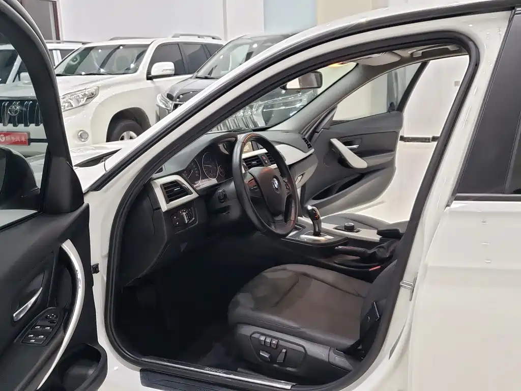 BMW 3 Series — миниатюра 14