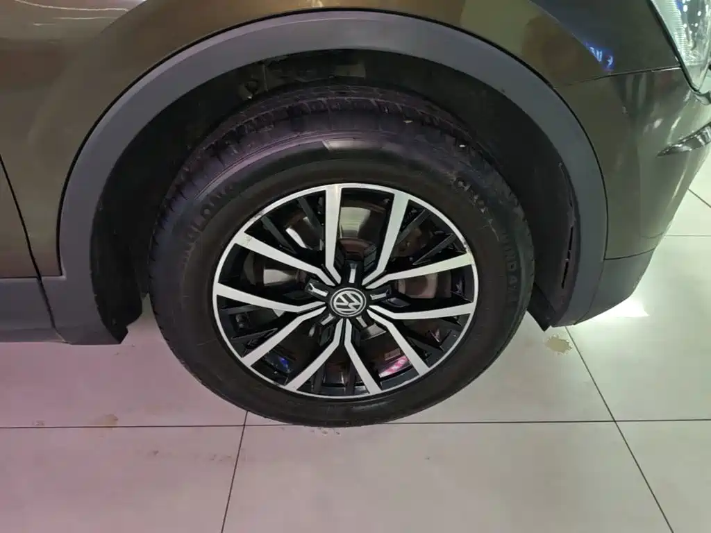 Volkswagen Tiguan L — миниатюра 12
