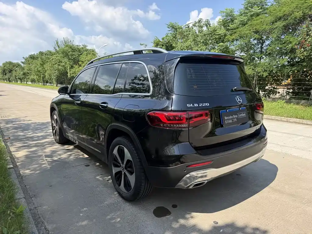 Mercedes-Benz GLB — миниатюра 22