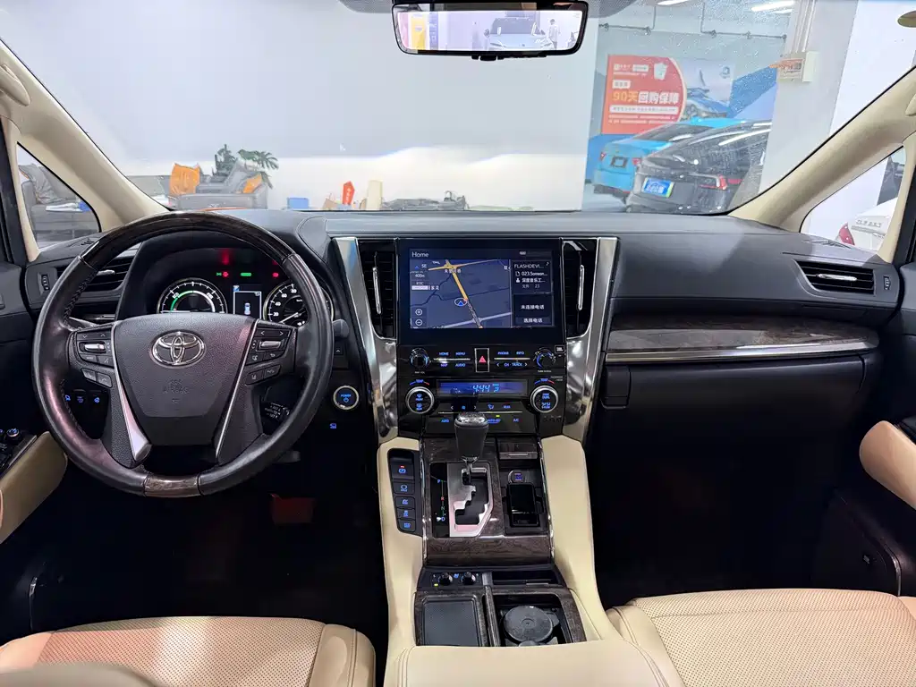 Toyota Alphard 2021 — фото 9