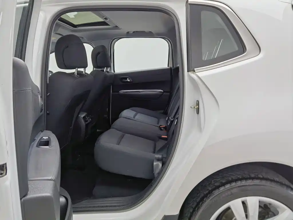 Peugeot 3008 — миниатюра 15