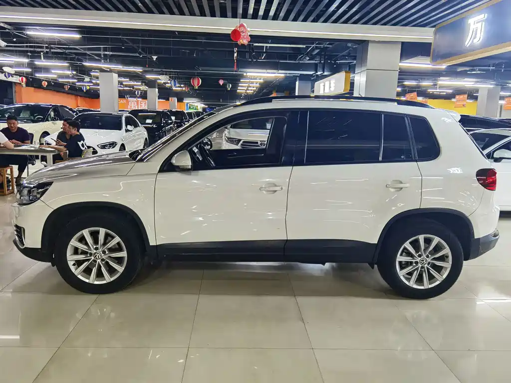 Volkswagen Tiguan — миниатюра 2