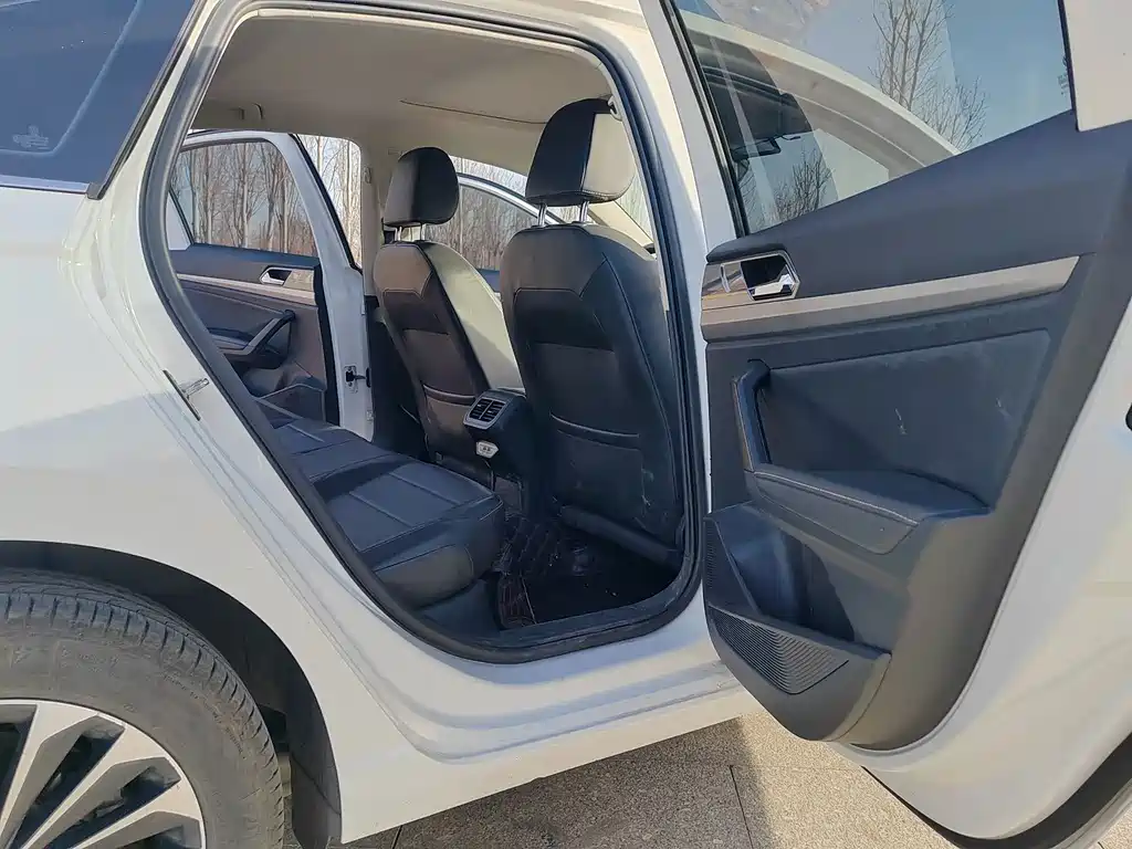 VOLKSWAGEN LAVIDA PURE ELECTRIC