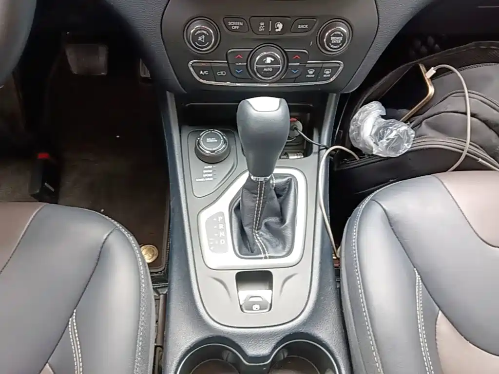 Jeep Cherokee — миниатюра 14