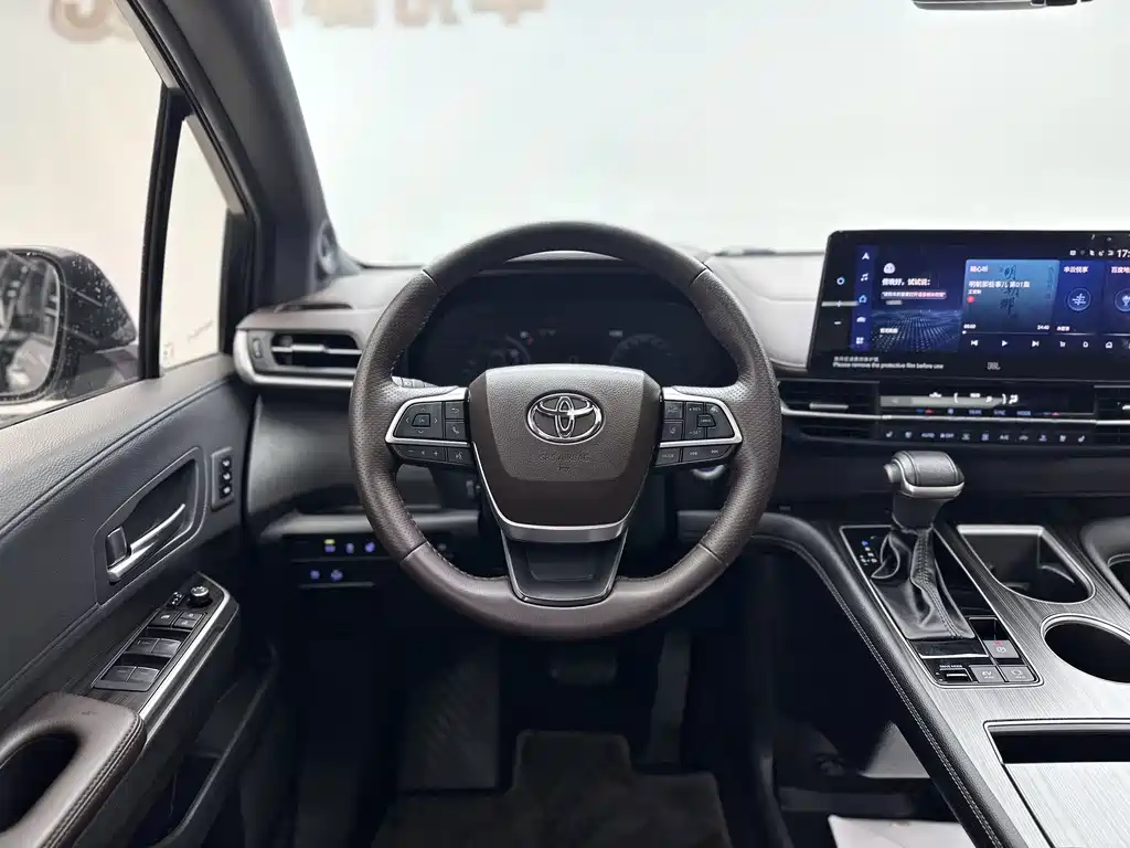 Toyota Sienna — миниатюра 12