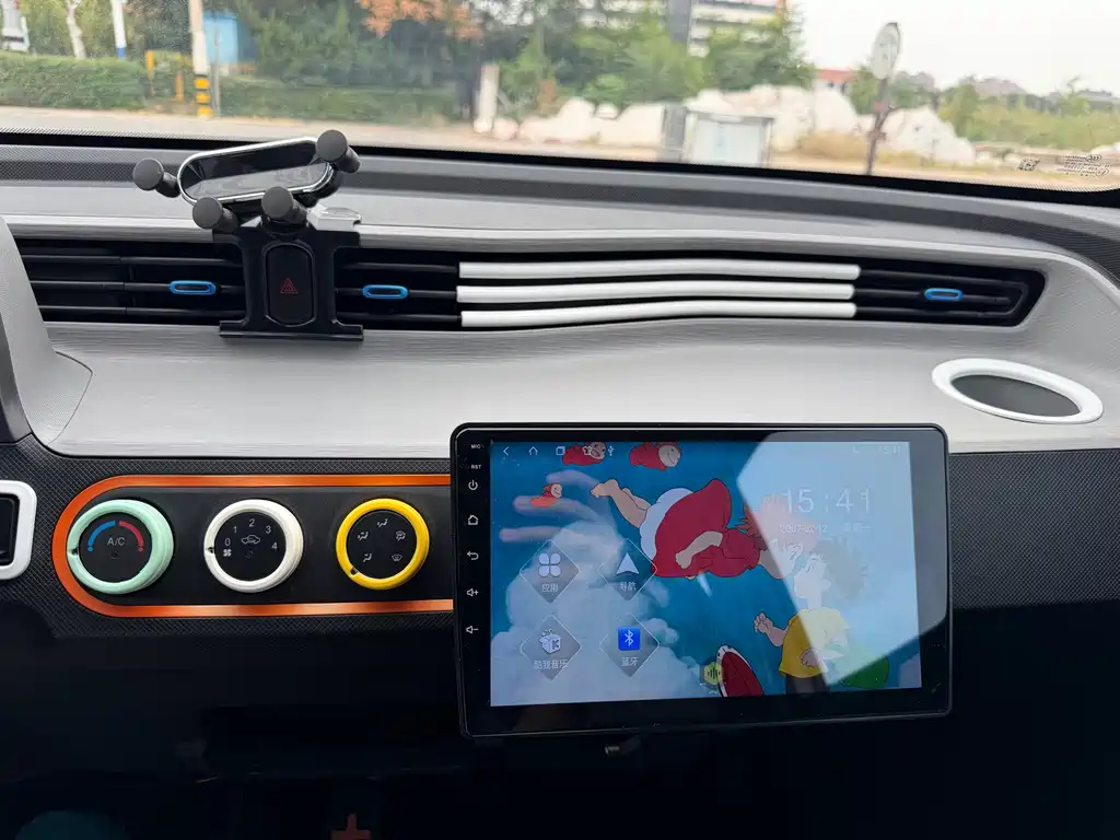 Wuling MINIEV — миниатюра 10