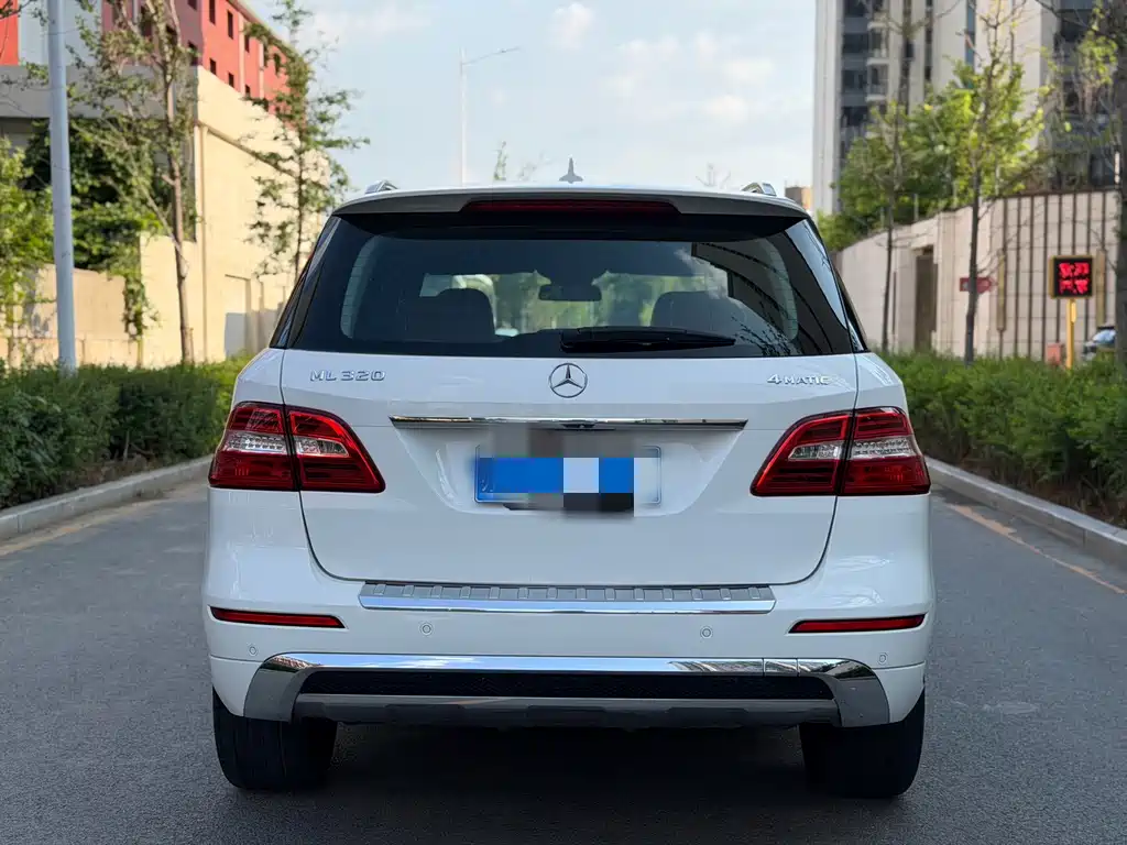 Mercedes-Benz M-Class — миниатюра 5