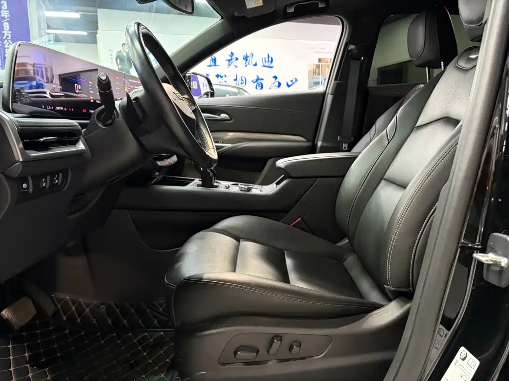 Cadillac XT4 — миниатюра 6