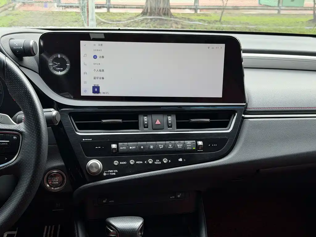 Lexus ES — миниатюра 12