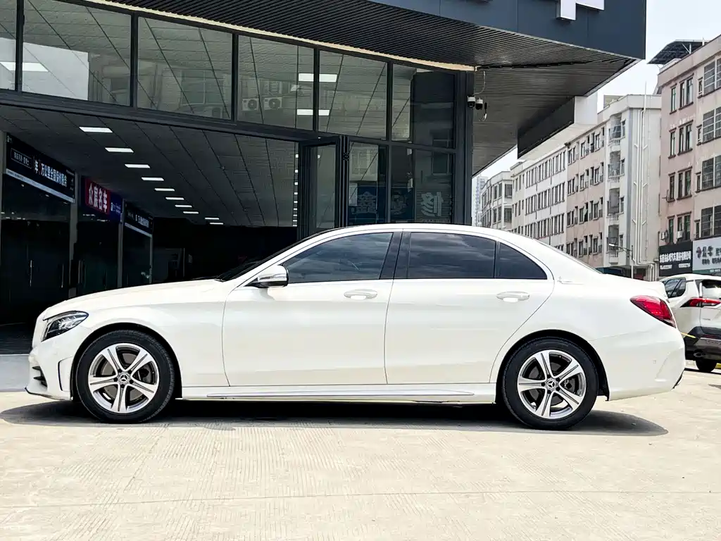 Mercedes-Benz C-Class — миниатюра 4