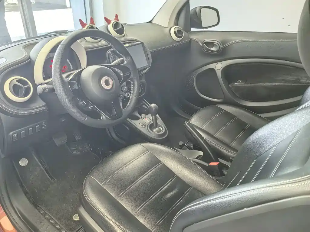 smart Smart Fortwo — миниатюра 12