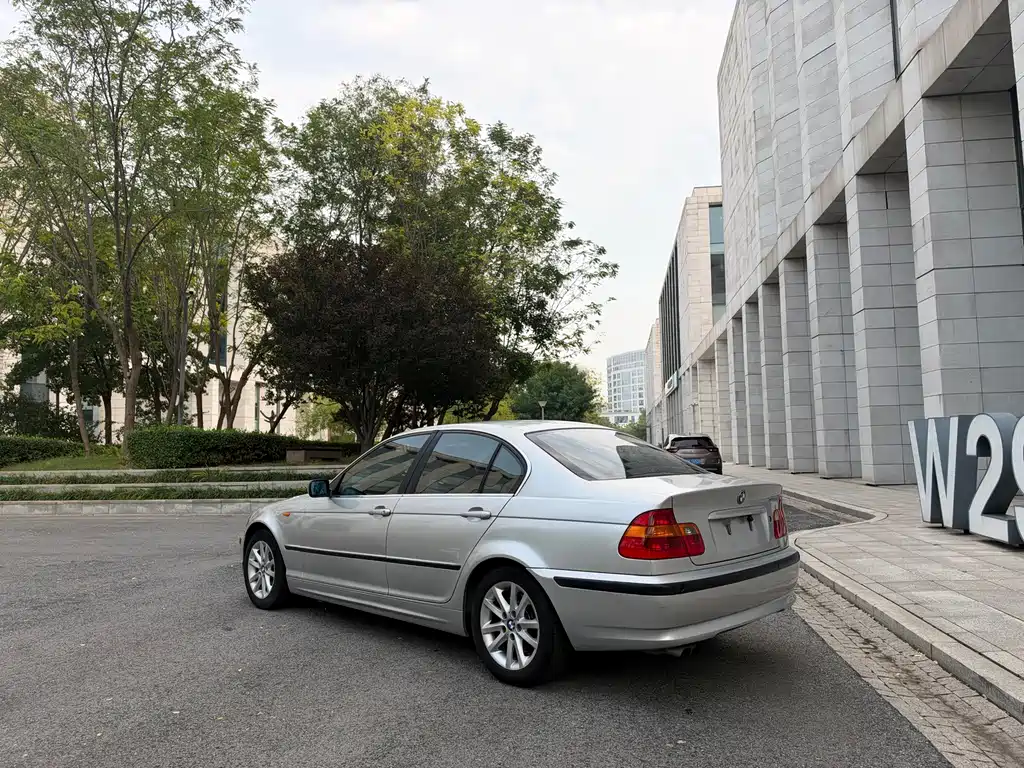 BMW 3 Series — миниатюра 6