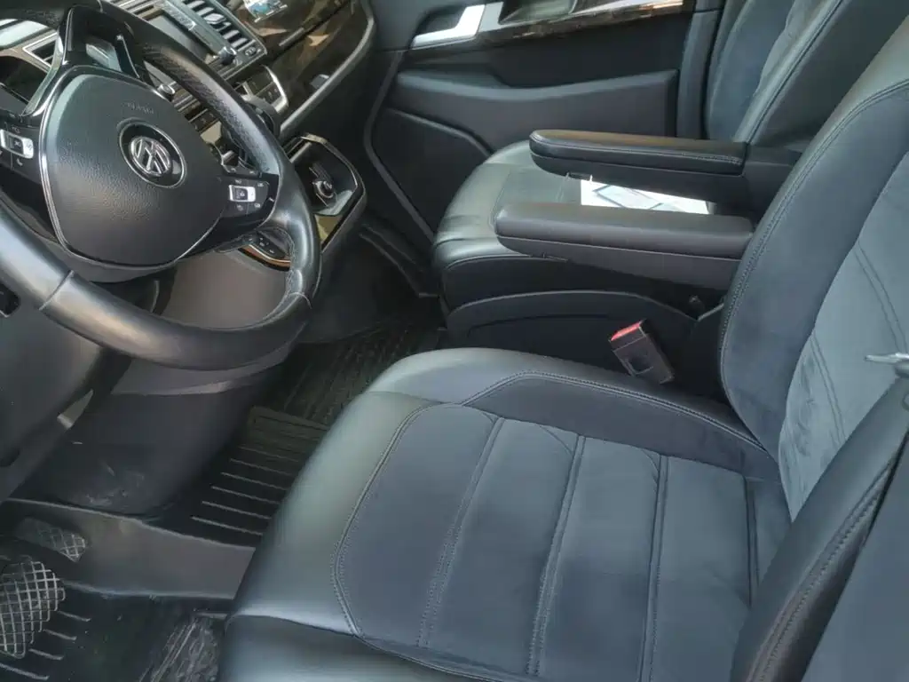 Volkswagen Multivan — миниатюра 5