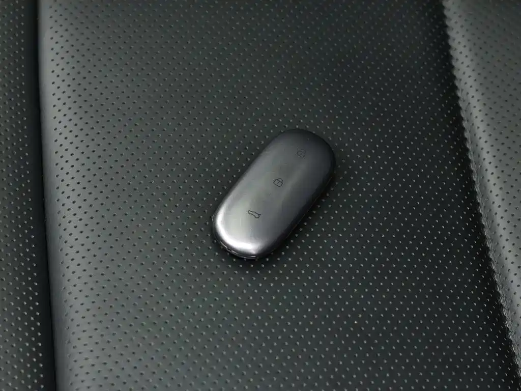 Li Auto Li L8 — миниатюра 11