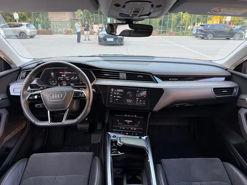 Audi e-tron — миниатюра 11