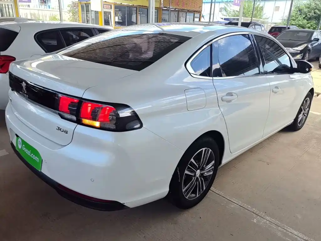 Peugeot 308 — миниатюра 7