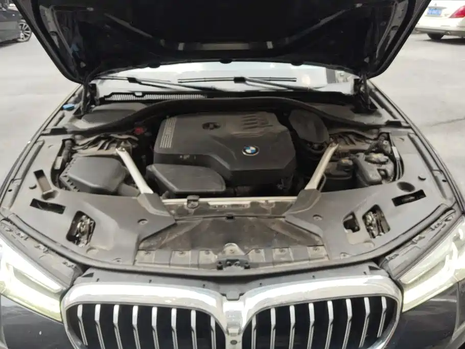 BMW 5 Series — миниатюра 10