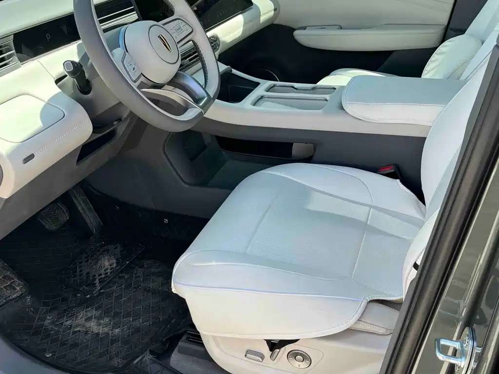 Hongqi Красный флаг HS6 PHEV — миниатюра 7