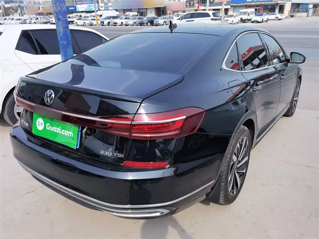 Volkswagen Passat 2022 330TSI Luxury