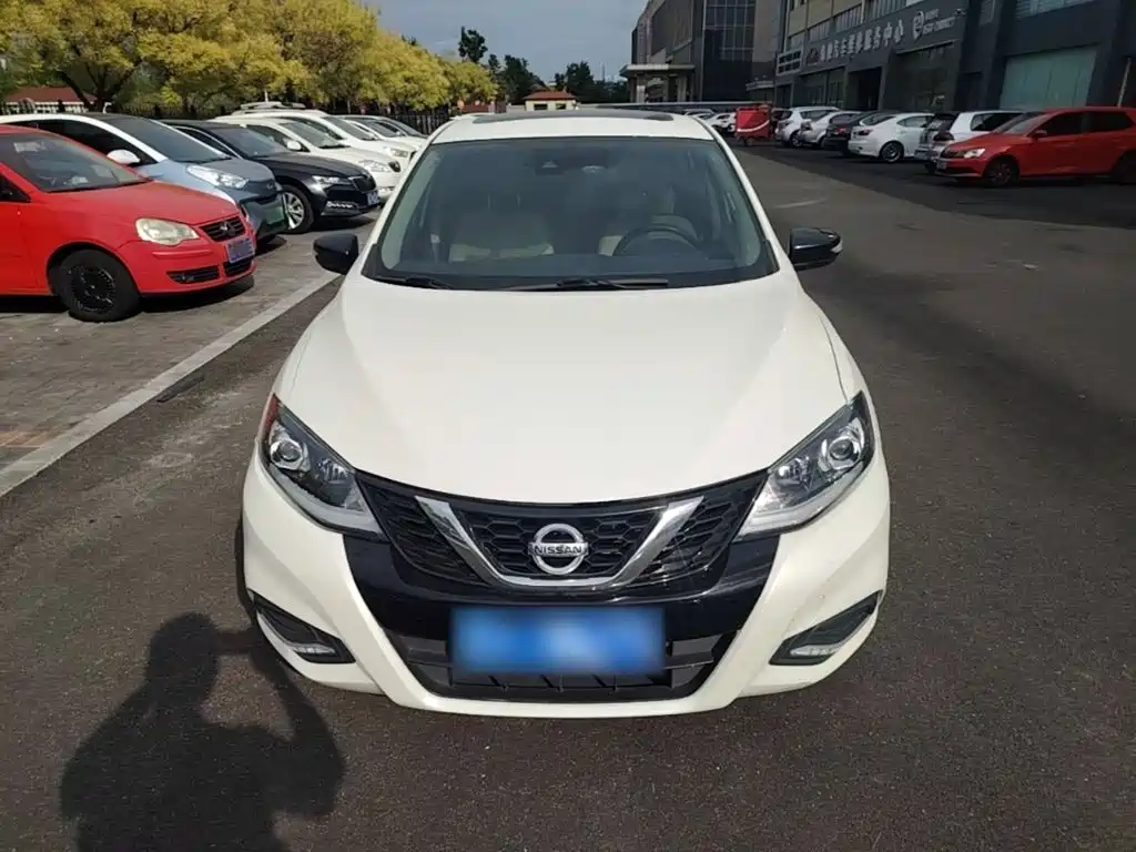 Nissan Tiida — миниатюра 3