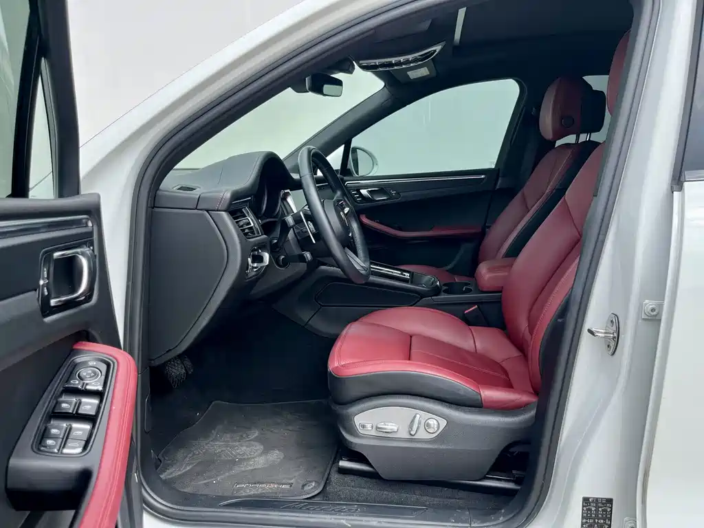 Porsche Macan — миниатюра 7
