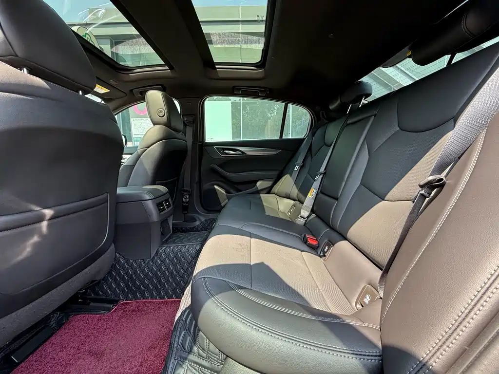Cadillac CT5 — миниатюра 7