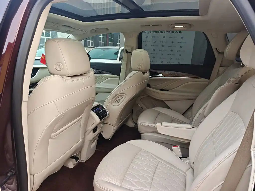 Buick Enclave — миниатюра 13