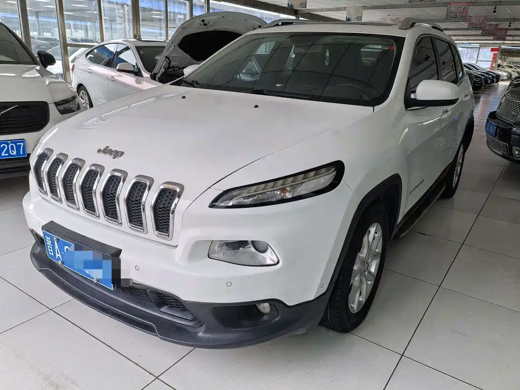 Jeep Cherokee — миниатюра 3