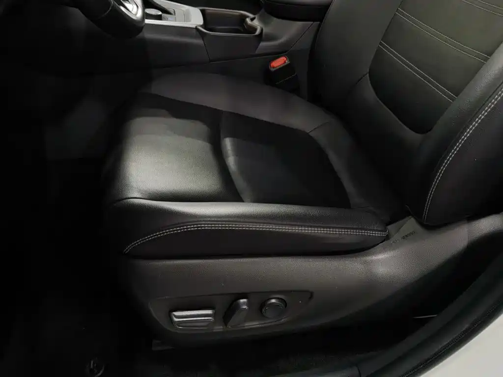 Toyota RAV4 — миниатюра 20