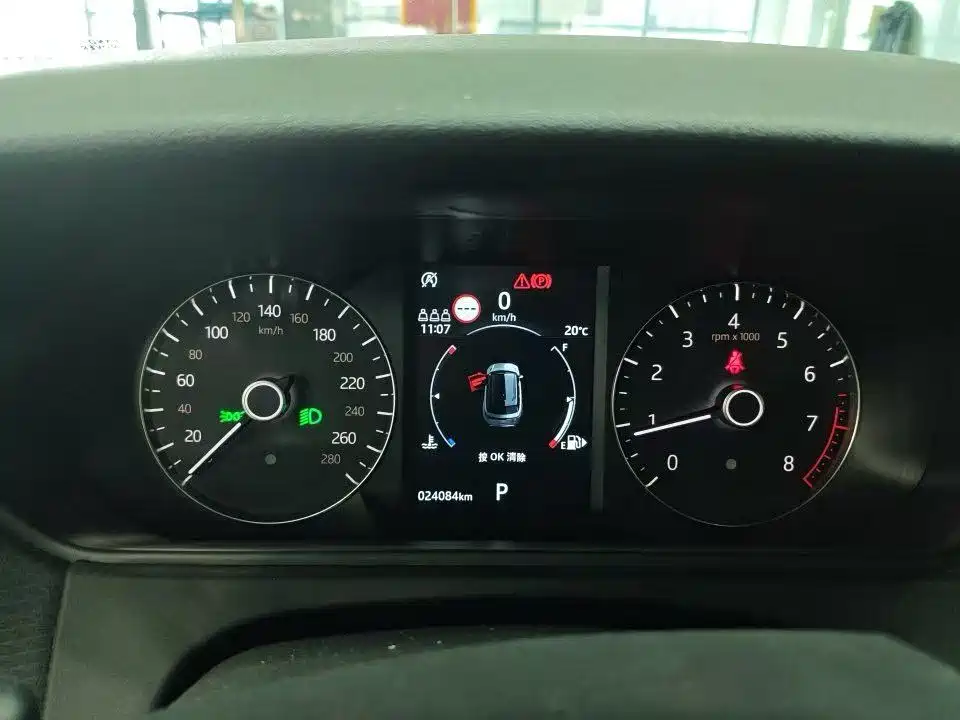 Land Rover Velar — миниатюра 8