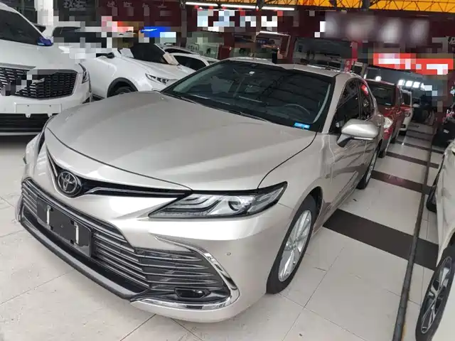 TOYOTA CAMRY